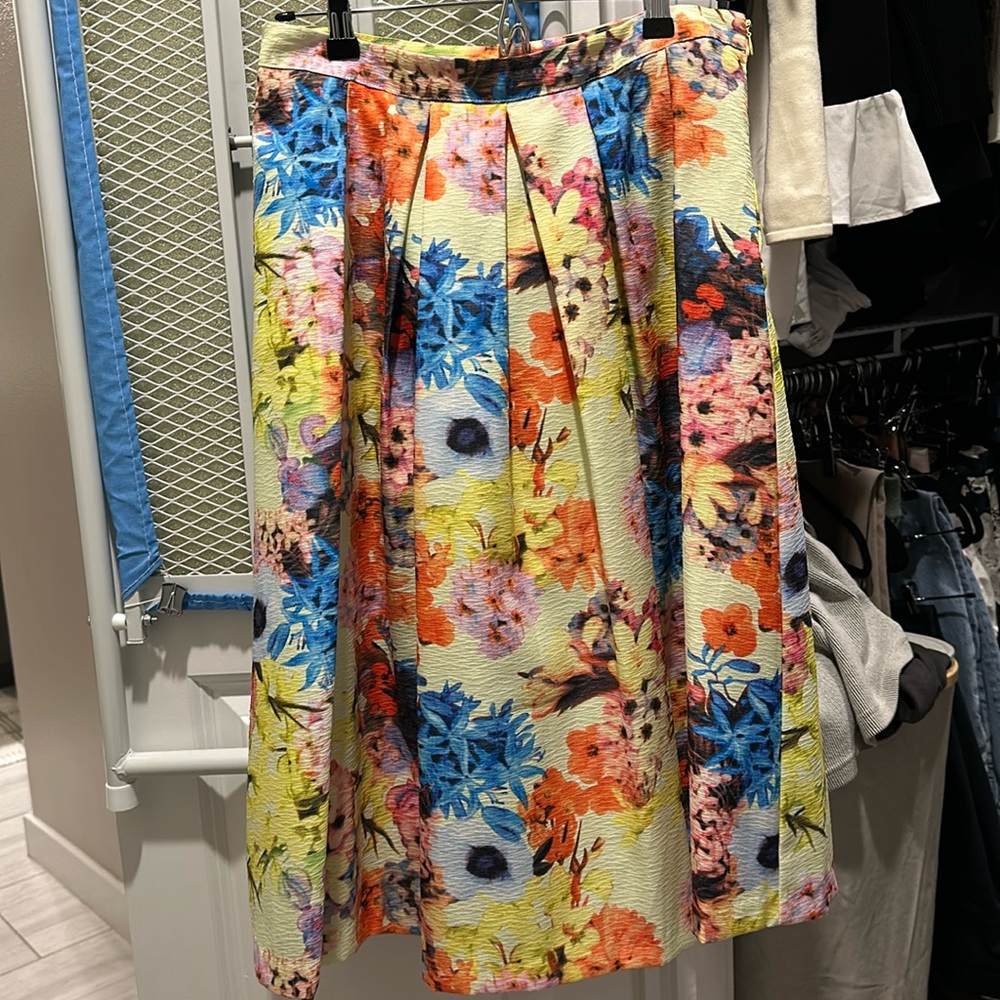 Gianni Bini midi floral skirt